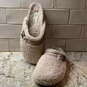 Vintage Havana Sherpa Clogs NWT